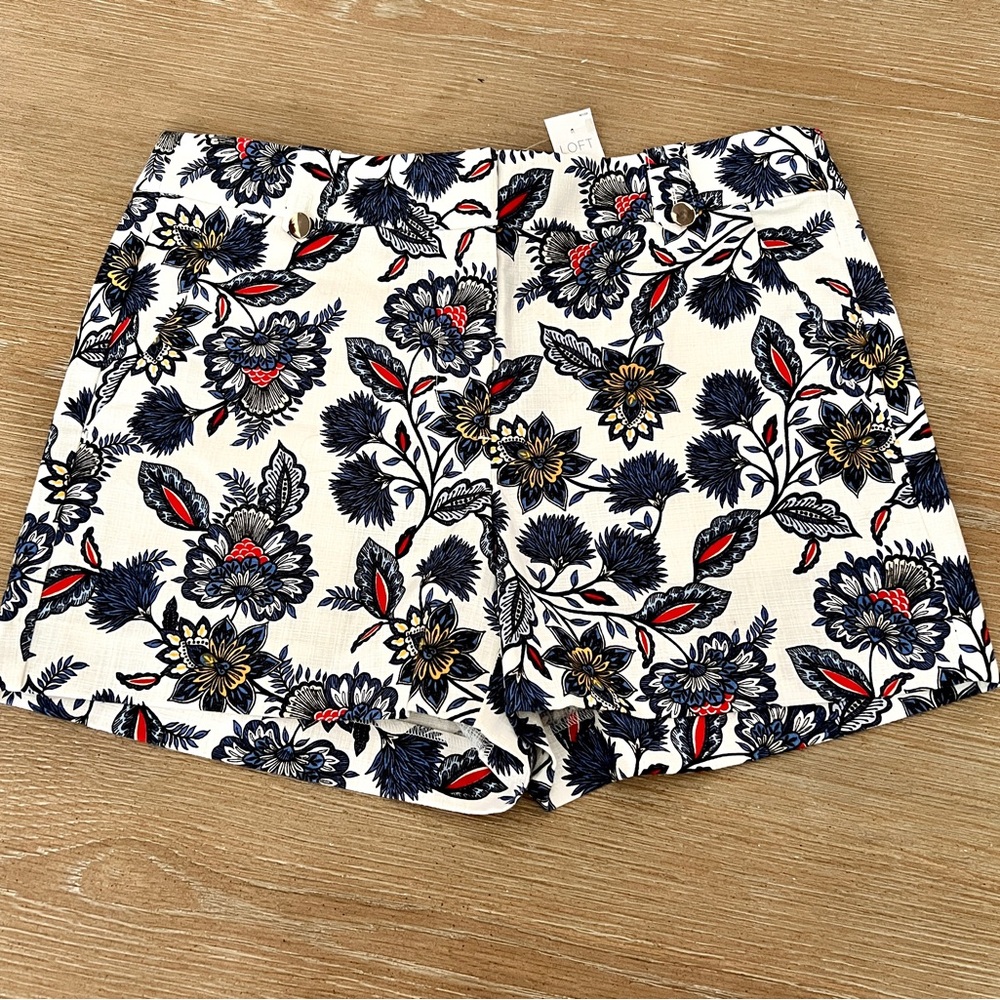 NWT Ann Taylor Loft Multicolor Floral Shorts, Size 6